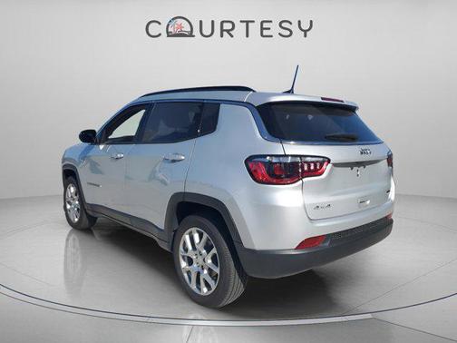 2024 Jeep Compass Latitude Lux