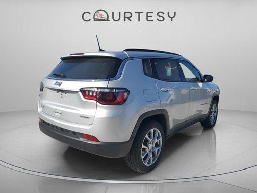 2024 Jeep Compass Latitude Lux