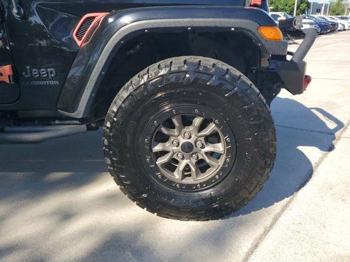 Black Clearcoat 2022 Jeep Gladiator Sport