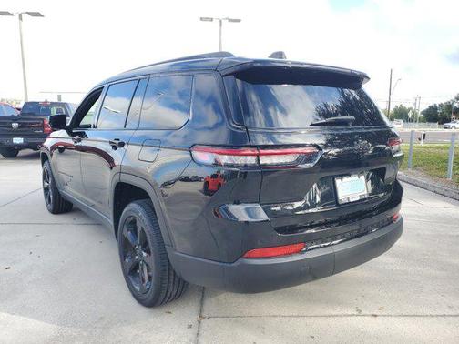 2022 Jeep Grand Cherokee L Altitude