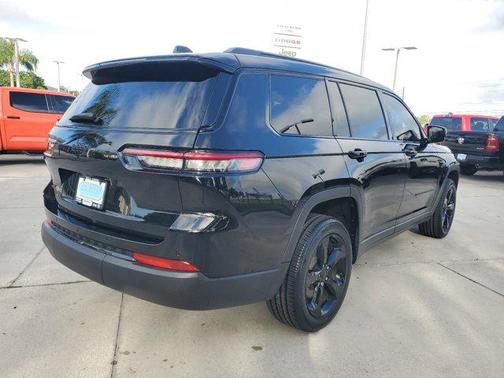 2022 Jeep Grand Cherokee L Altitude