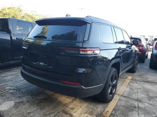 2022 Jeep Grand Cherokee L Altitude