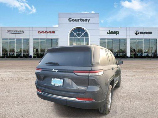 2025 Jeep Grand Cherokee Laredo