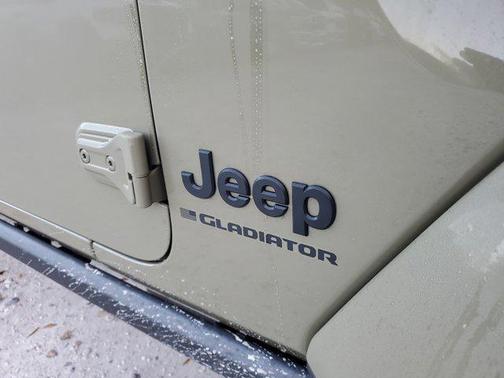 2026 Jeep Gladiator Willys 4x4