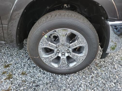 Granite Crystal Metallic Clearcoat 2026 RAM 1500 Big Horn/Lone Star