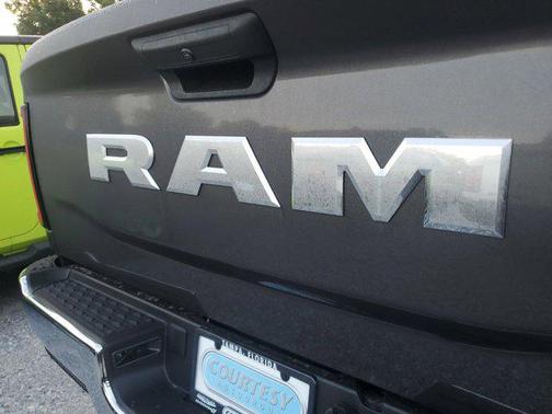 2025 RAM 2500 Tradesman Crew Cab 4x4 6'4' Box