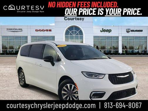 2025 Chrysler Pacifica Hybrid Select