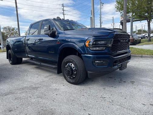 2023 RAM 3500 Limited Crew Cab 4x4 8' Box