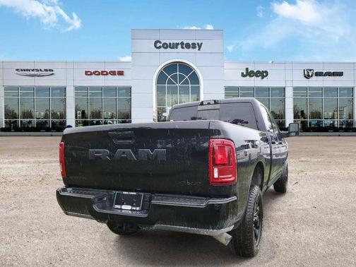 2025 RAM 2500 Big Horn Crew Cab 4x4 6'4' Box