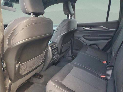 2026 Jeep Grand Cherokee Altitude