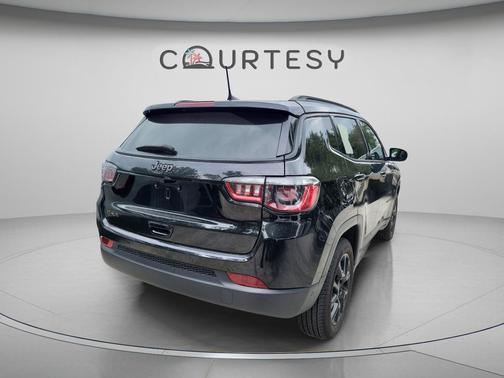 Diamond Black Crystal Pearlcoat 2024 Jeep Compass Latitude
