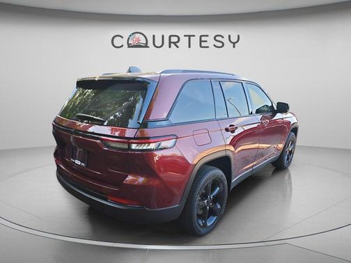 Velvet Red Pearlcoat 2025 Jeep Grand Cherokee Altitude
