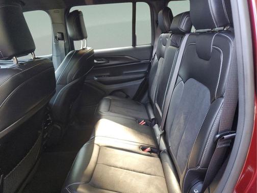 Velvet Red Pearlcoat 2025 Jeep Grand Cherokee Altitude