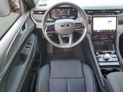 2025 Jeep Grand Cherokee Overland