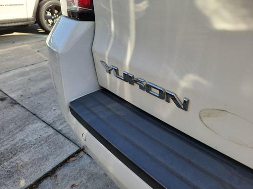 Summit White 2020 GMC Yukon SLT