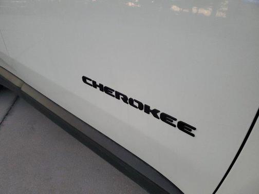 2026 Jeep Cherokee Overland