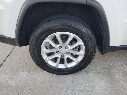 2022 Jeep Grand Cherokee Laredo