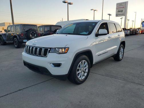 2022 Jeep Grand Cherokee Laredo