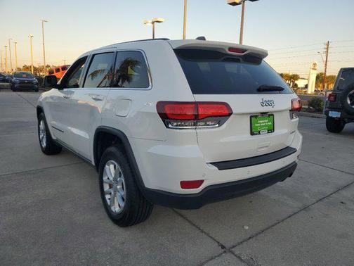 2022 Jeep Grand Cherokee Laredo
