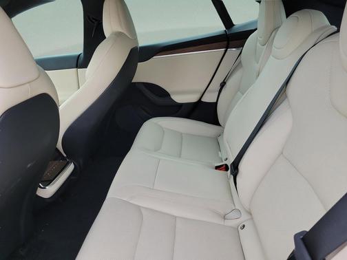 Solid Black 2022 Tesla Model S Base