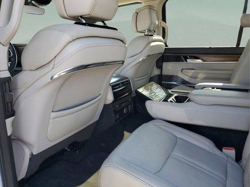 2023 Jeep Grand Wagoneer L 4x4