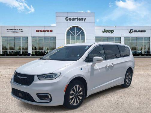 2022 Chrysler Pacifica Hybrid Touring L