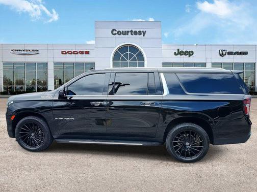 2022 Chevrolet Suburban 4WD High Country