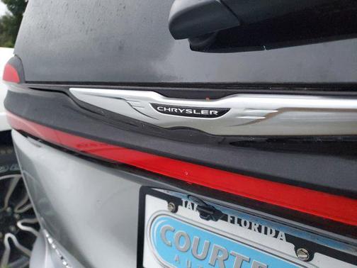 Silver Mist Clearcoat 2026 Chrysler Pacifica L