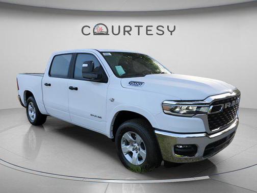 Bright White Clearcoat 2026 RAM 1500 Big Horn/Lone Star