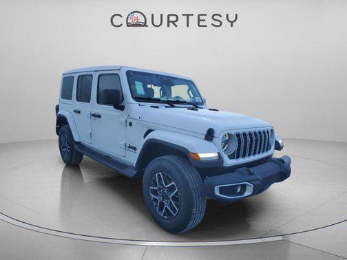 2026 Jeep Wrangler 4-Door Sahara 4x4
