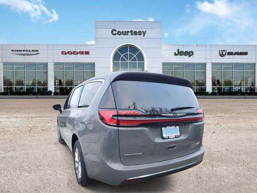 2025 Chrysler Pacifica L