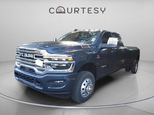 2026 RAM 3500 Laramie Crew Cab 4x4 8' Box