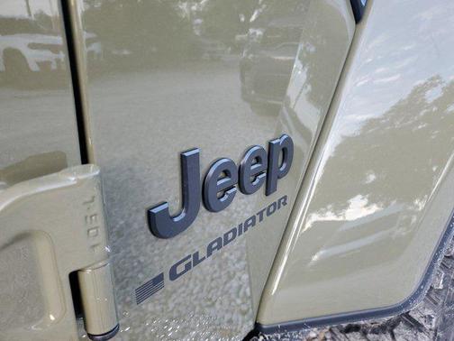 2025 Jeep Gladiator Willys
