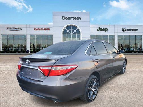 2016 Toyota Camry XLE