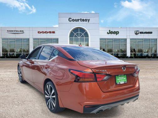 2020 Nissan Altima SR FWD