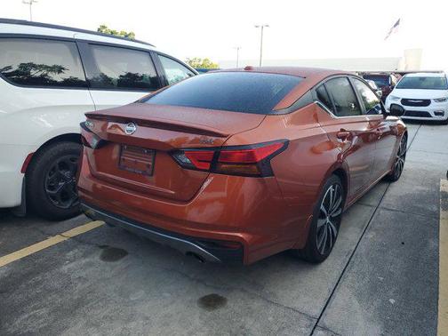 2020 Nissan Altima SR FWD