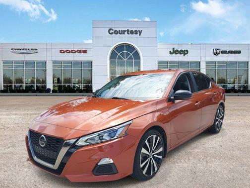 2020 Nissan Altima SR FWD