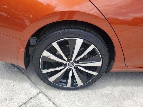 2020 Nissan Altima SR FWD