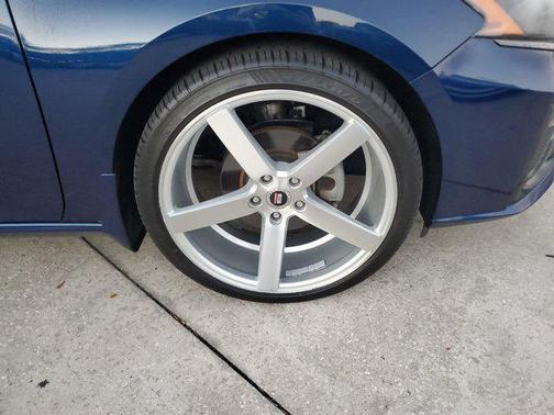 2023 Nissan Altima SR FWD