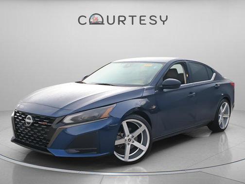 2023 Nissan Altima SR FWD