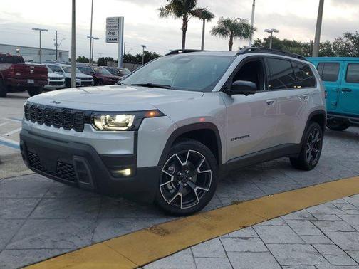 Silver Zynith Clearcoat 2026 Jeep Cherokee Overland