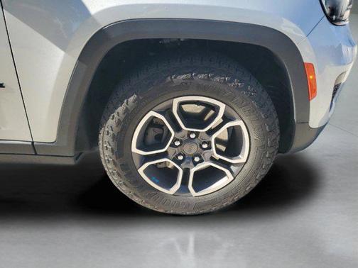 2022 Jeep Grand Cherokee 4xe Trailhawk