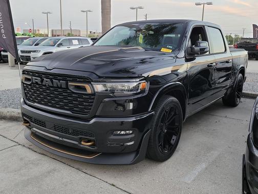 Diamond Black Crystal Pearlcoat 2026 RAM 1500 Big Horn/Lone Star