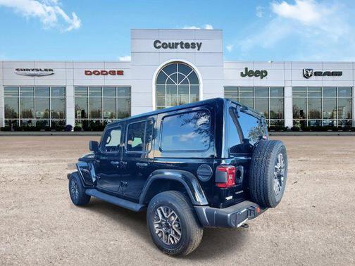 2025 Jeep Wrangler 4-Door Sahara 4x4