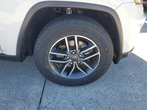 2019 Jeep Grand Cherokee Laredo