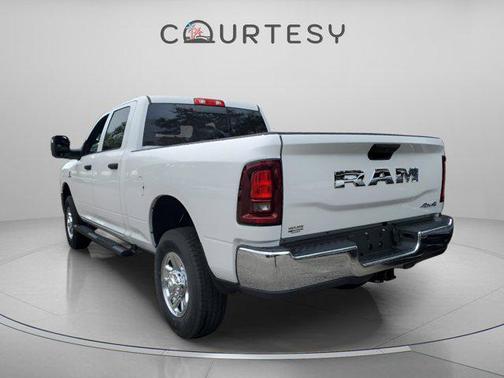 2026 RAM 2500 Tradesman Crew Cab 4x4 6'4' Box