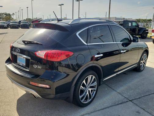 2016 INFINITI QX50 Base