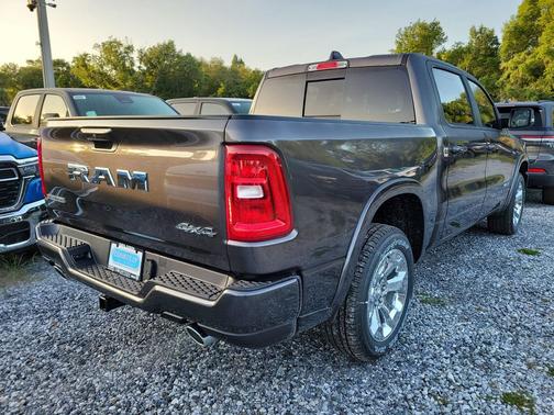 Granite Crystal Metallic Clearcoat 2026 RAM 1500 Big Horn/Lone Star
