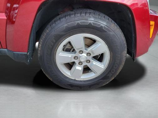 Deep Cherry Red Crystal Pearl 2012 Jeep Liberty Sport