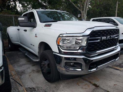 2024 RAM 3500 Big Horn Crew Cab 4x4 8' Box
